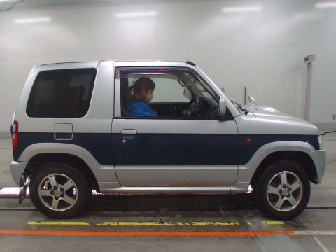 2009 Mitsubishi Pajero Mini H58A[2]