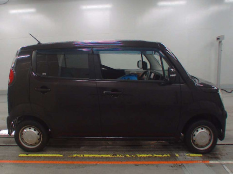 2011 Nissan Moco MG33S[2]