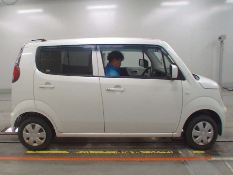 2013 Nissan Moco MG33S[2]