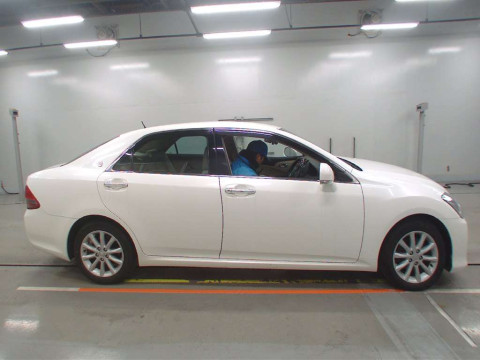 2008 Toyota Crown GRS202[2]