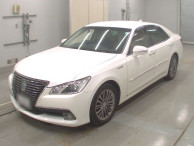 2013 Toyota Crown Hybrid