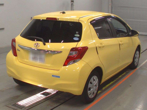 2015 Toyota Vitz KSP130[1]