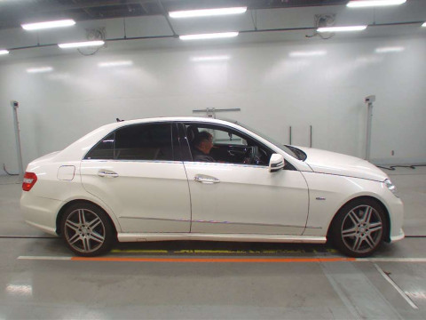 2011 Mercedes Benz E-Class 212047C[2]