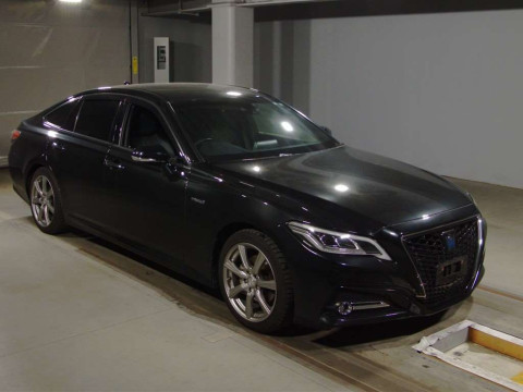 2020 Toyota Crown Hybrid AZSH20[2]