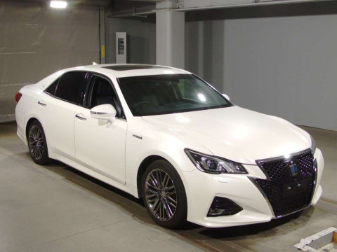 2016 Toyota Crown Hybrid AWS210[2]