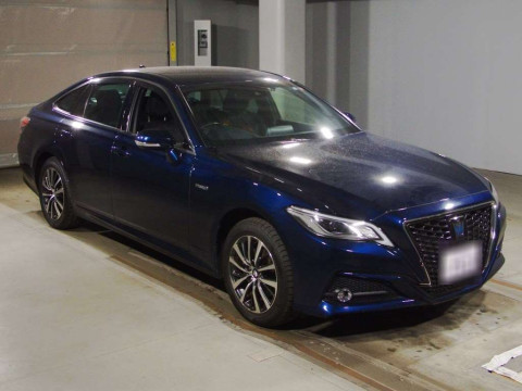 2018 Toyota Crown Hybrid AZSH21[2]