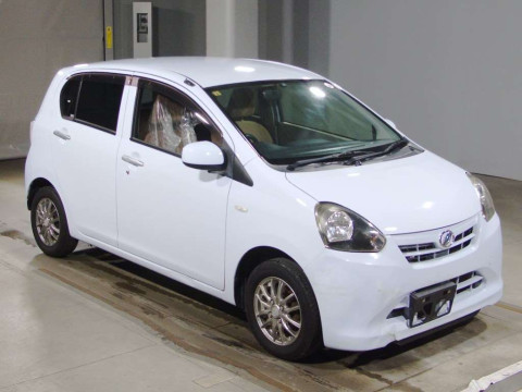 2012 Daihatsu Mira es LA300S[2]