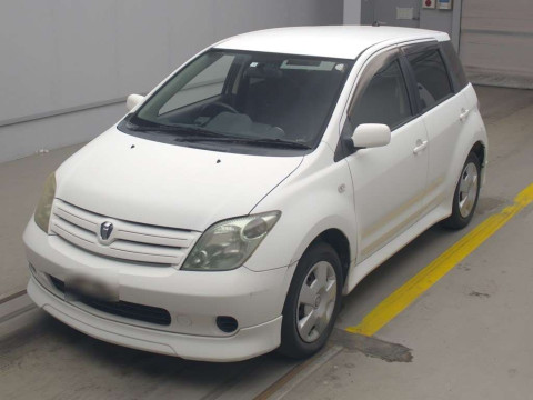 2004 Toyota IST NCP60[0]