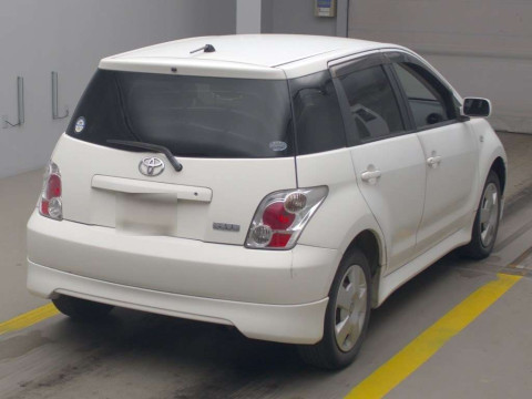 2004 Toyota IST NCP60[1]