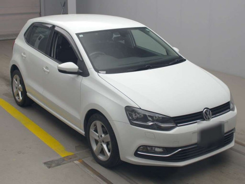 2017 Volkswagen Polo 6RCJZ[2]