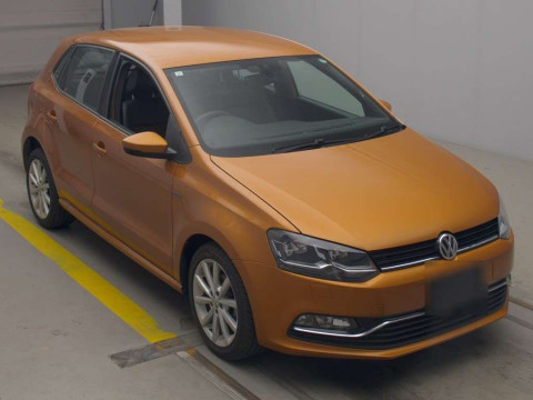 2017 Volkswagen Polo 6RCJZ[2]