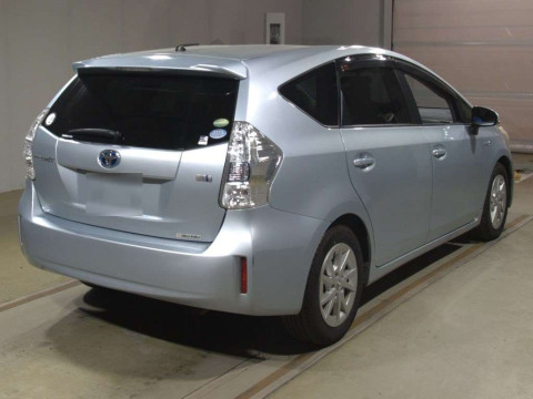 2012 Toyota Prius alpha ZVW41W[1]