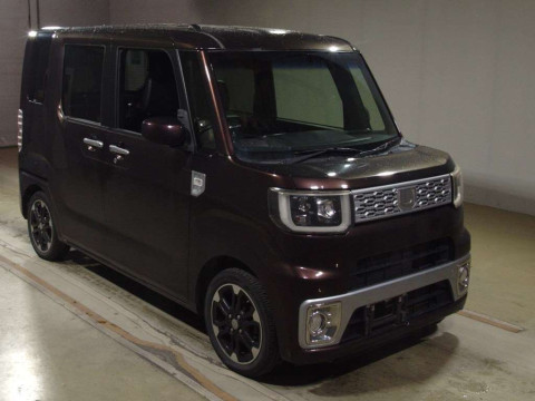 2015 Daihatsu Wake LA710S[2]