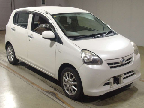 2012 Daihatsu Mira es LA300S[2]