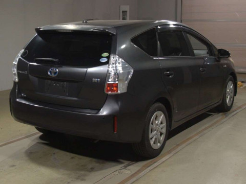 2012 Toyota Prius alpha ZVW41W[1]