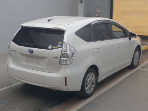 2012 Toyota Prius alpha ZVW40W[1]