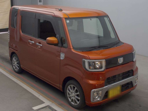 2015 Daihatsu Wake LA700S[2]