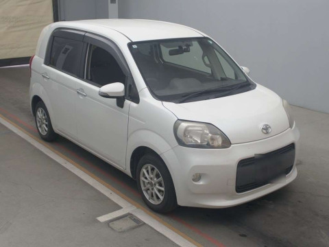 2013 Toyota Porte NSP140[2]