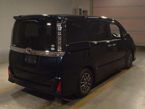 2016 Toyota Voxy ZRR80W[1]