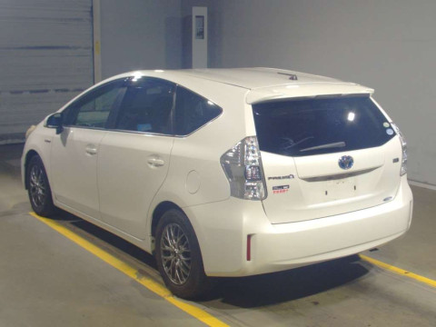 2012 Toyota Prius alpha ZVW41W[2]