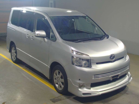 2007 Toyota Voxy ZRR75W[1]