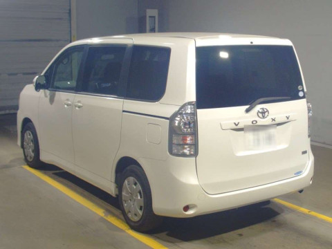 2011 Toyota Voxy ZRR70G[2]