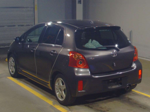 2010 Toyota Vitz SCP90[2]