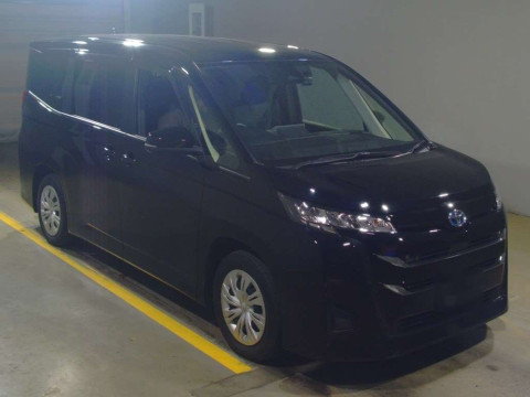 2022 Toyota Noah ZWR90W[1]