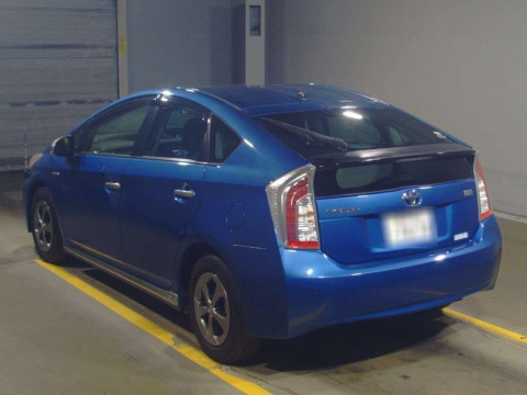 2013 Toyota Prius ZVW30[1]