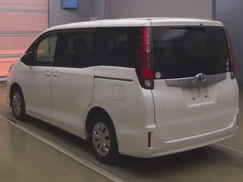 2015 Toyota Noah ZRR80G[1]