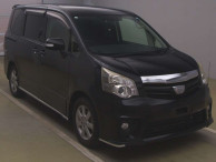 2013 Toyota Noah