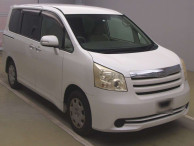 2010 Toyota Noah