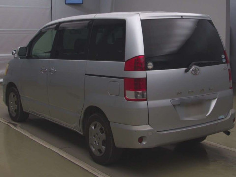 2006 Toyota Noah AZR60G[1]