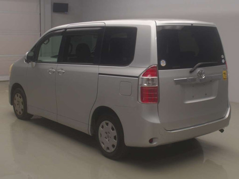 2008 Toyota Noah ZRR70G[1]