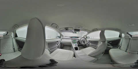 2010 Toyota Prius ZVW30[2]