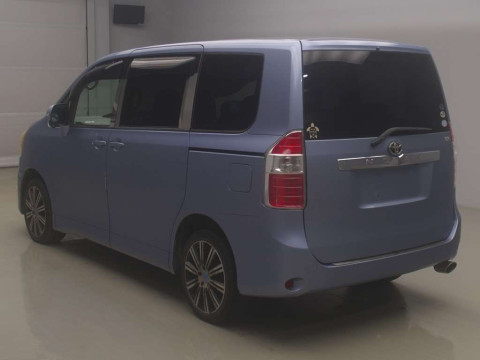 2008 Toyota Noah ZRR70G[1]