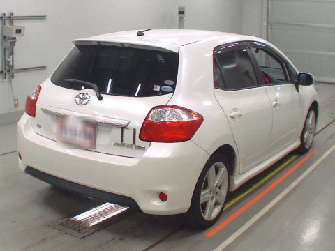 2011 Toyota Auris ZRE152H[1]