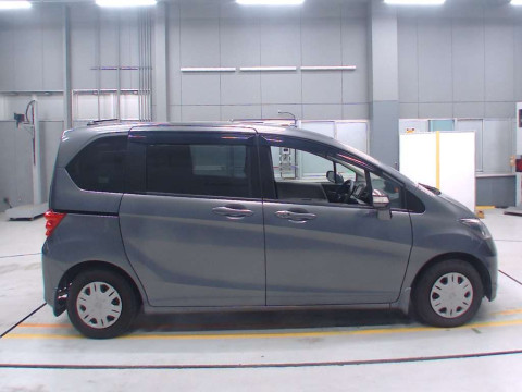 2010 Honda Freed GB3[2]