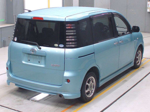 2005 Toyota Sienta NCP81G[1]