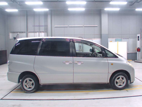 2002 Toyota Estima Hybrid AHR10W[2]