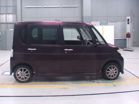 2012 Daihatsu Tanto L385S[2]