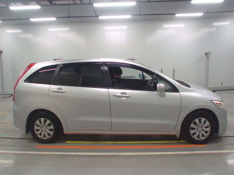 2011 Honda Stream RN6[2]