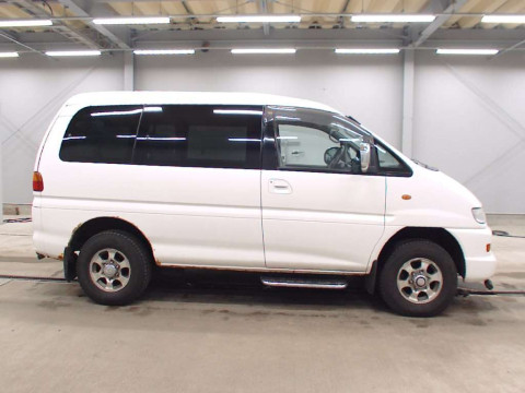 1999 Mitsubishi Delica Spacegear PE8W[2]