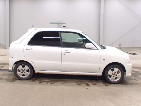 2000 Daihatsu Opti L810S[2]