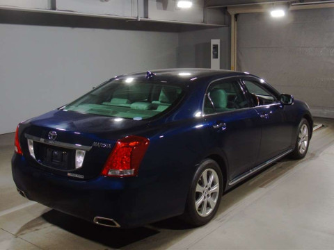 2012 Toyota Crown Majesta URS206[1]