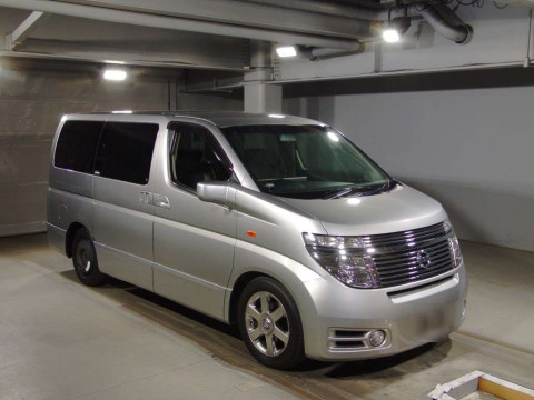 2004 Nissan Elgrand E51[2]