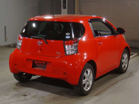 2010 Toyota iQ KGJ10[1]