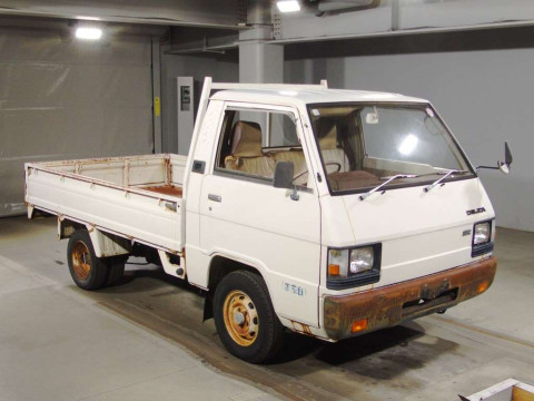 1985 Mitsubishi Delica Truck L036P[2]