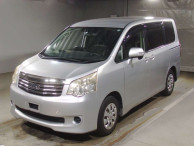 2010 Toyota Noah