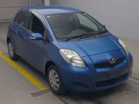 2010 Toyota Vitz SCP90[2]